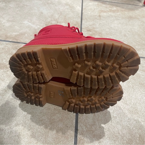 Fila Kids Red Boots - Size 2.5 (Boys) - Picture 4 of 5